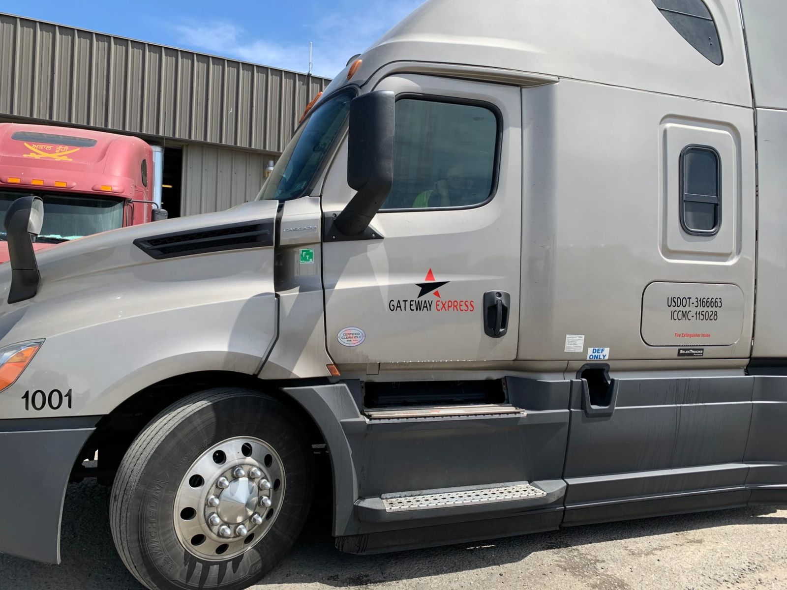 Gateway Express drayage